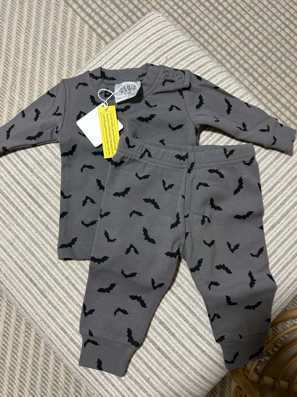 Mebie baby 0-3 mo Gray Sweatpants & Joggers with Black Bat Print